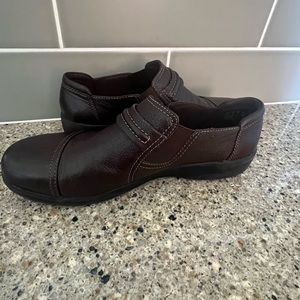 Women’s Clark shoes